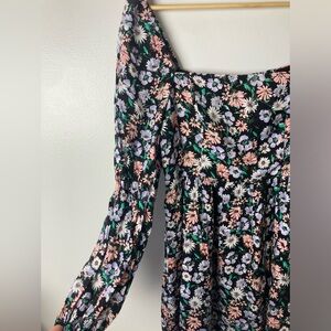 💜 Long Sleeve Floral Forever 21 Mini Dress Size Medium